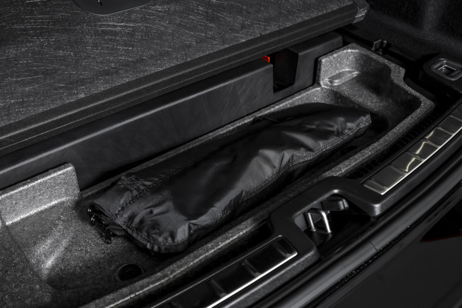 Volvo XC60 2.0 T6 Plug-in hybrid AWD Plus Black Edition | Harman/Kardon | S/K-Panodak | Dig. Cockpit | Adapt. Cruise | Elek. Klep | Stoel-+Stuurverw. | 360 Camera | NAV+App. Connect | ECC | LM 21" | 1711