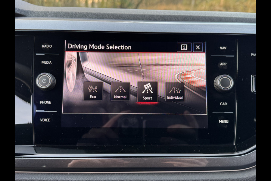 Volkswagen Polo 2.0 TSI 210PK GTI-SPORT LED VIRTUAL/LED/CARPLAY FABRIEKS GARANTIE