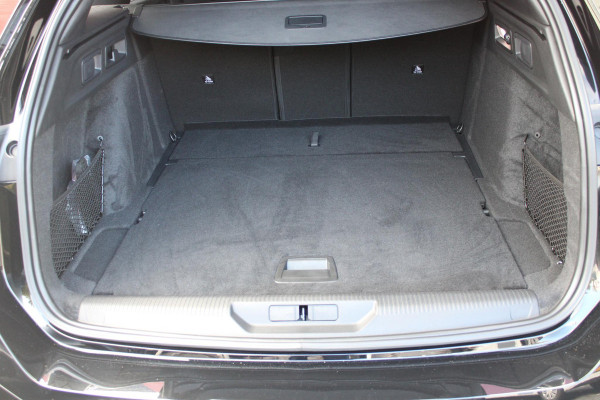 Peugeot 308 SW 1.2 MILD HYBRID 145PK DCS6 GT PACK | ELEKTRISCHE STOEL MET GEHEUGEN FUNCTIE | STOEL VERWARMING | ELEKTRISCHE ACHTERKLEP | 360° CAMERA | KEYLESS ENTRY/START | ADAPTIVE CRUISE CONTROL | 19" LICHTMETALEN VELGEN | DRAADLOZE TELEFOONLADER | DRAADLOZE APPLE CARPLAY/ANDROID AUTO | NAVIGATIE | ALCANTARA BEKLEDING | DAB+ RADIO | DODEHOEK DETECTIE |