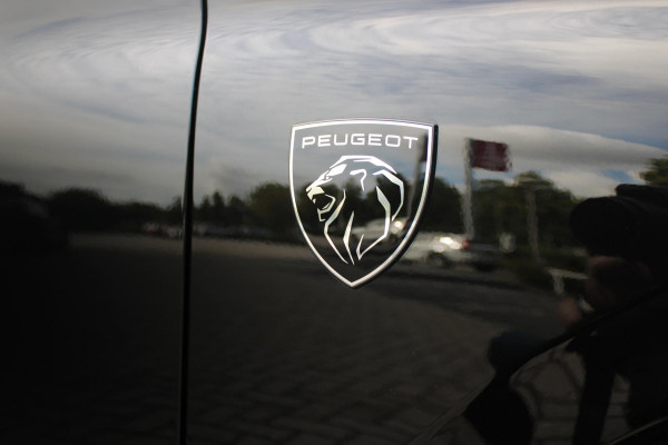 Peugeot 308 SW 1.2 MILD HYBRID 145PK DCS6 GT PACK | ELEKTRISCHE STOEL MET GEHEUGEN FUNCTIE | STOEL VERWARMING | ELEKTRISCHE ACHTERKLEP | 360° CAMERA | KEYLESS ENTRY/START | ADAPTIVE CRUISE CONTROL | 19" LICHTMETALEN VELGEN | DRAADLOZE TELEFOONLADER | DRAADLOZE APPLE CARPLAY/ANDROID AUTO | NAVIGATIE | ALCANTARA BEKLEDING | DAB+ RADIO | DODEHOEK DETECTIE |