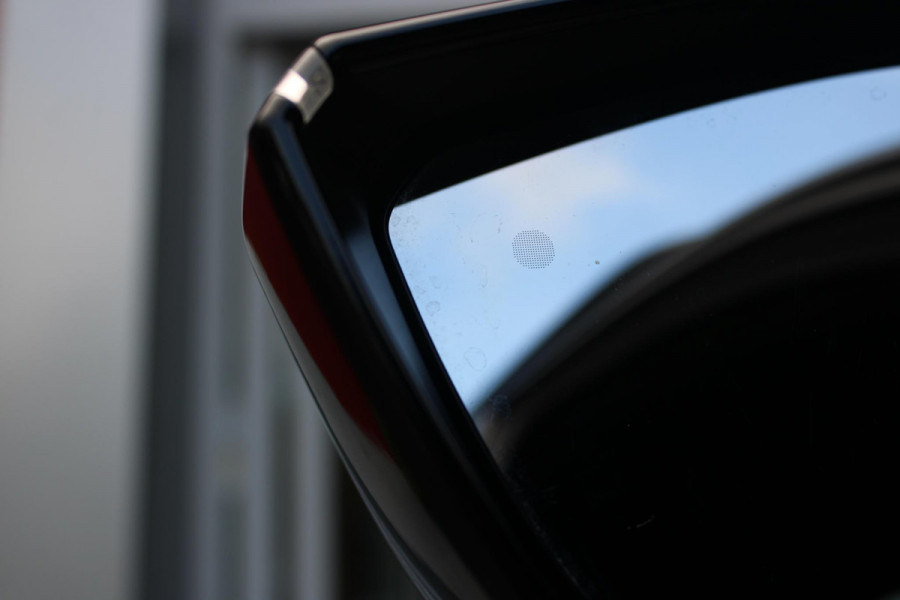 Peugeot 308 SW 1.2 MILD HYBRID 145PK DCS6 GT PACK | ELEKTRISCHE STOEL MET GEHEUGEN FUNCTIE | STOEL VERWARMING | ELEKTRISCHE ACHTERKLEP | 360° CAMERA | KEYLESS ENTRY/START | ADAPTIVE CRUISE CONTROL | 19" LICHTMETALEN VELGEN | DRAADLOZE TELEFOONLADER | DRAADLOZE APPLE CARPLAY/ANDROID AUTO | NAVIGATIE | ALCANTARA BEKLEDING | DAB+ RADIO | DODEHOEK DETECTIE |