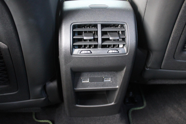 Peugeot 308 SW 1.2 MILD HYBRID 145PK DCS6 GT PACK | ELEKTRISCHE STOEL MET GEHEUGEN FUNCTIE | STOEL VERWARMING | ELEKTRISCHE ACHTERKLEP | 360° CAMERA | KEYLESS ENTRY/START | ADAPTIVE CRUISE CONTROL | 19" LICHTMETALEN VELGEN | DRAADLOZE TELEFOONLADER | DRAADLOZE APPLE CARPLAY/ANDROID AUTO | NAVIGATIE | ALCANTARA BEKLEDING | DAB+ RADIO | DODEHOEK DETECTIE |