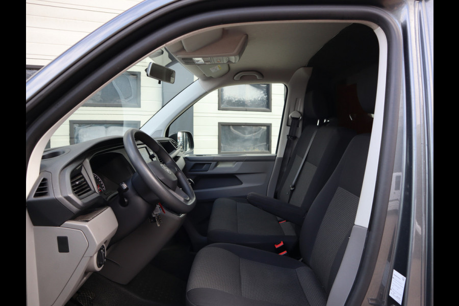 Volkswagen Transporter 2.0 TDI 111pk Euro 6 - Lang L2 - Trekhaak - Cruise - 3 Zits