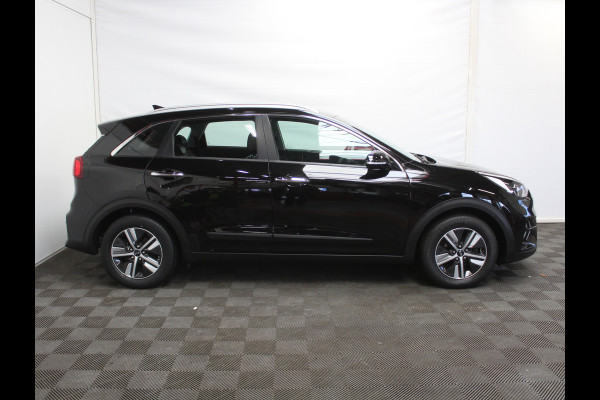 Kia Niro 1.6 GDi Hybrid DynamicLine CARPLAY | CAMERA | DAB | CLIMATE | PDC | LMV16 | HALFLEER | ADAPCRUISE | LED | NAVI | TREKHAAK