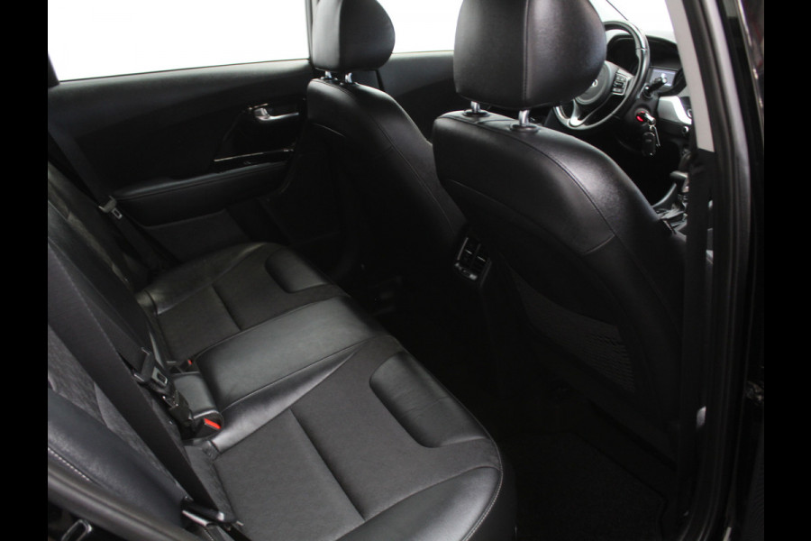 Kia Niro 1.6 GDi Hybrid DynamicLine CARPLAY | CAMERA | DAB | CLIMATE | PDC | LMV16 | HALFLEER | ADAPCRUISE | LED | NAVI | TREKHAAK