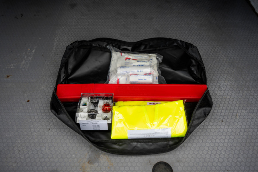 Ford Transit Connect 1.5 EcoBlue | Cruise | PDC | Airco | Victron Omvormer | Trekhaak