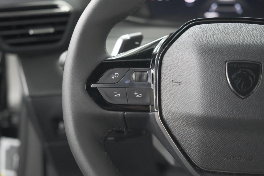 Peugeot 2008 1.2 Hybrid 145 Allure | 360 Camera | Adaptieve Cruise Control | Dodehoekdetectie | Apple Carplay