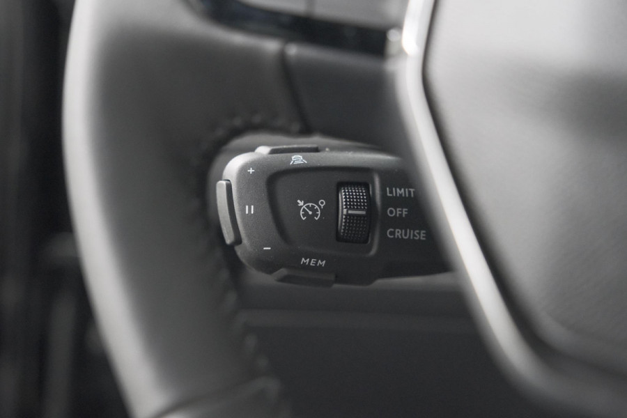 Peugeot 2008 1.2 Hybrid 145 Allure | 360 Camera | Adaptieve Cruise Control | Dodehoekdetectie | Apple Carplay