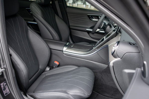 Mercedes-Benz C-Klasse 300 e AMG Magno|Nappa|Night|Rij-assistentie Plus|Keyless-Go|Stoelkoeling|Pano|360°|Burmester|19''