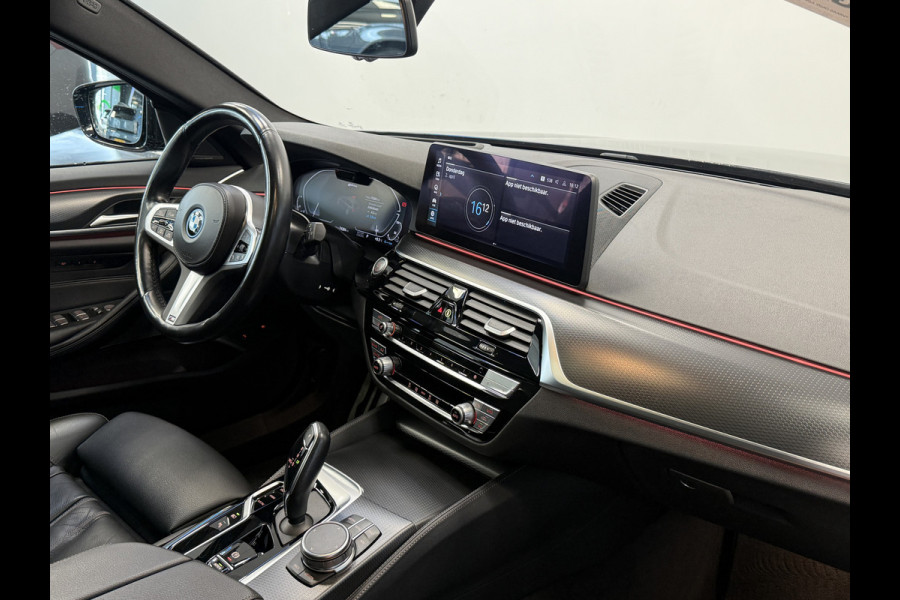 BMW 5 Serie Touring 530e xDrive Business Edition Plus M Sport ACC Co-Pilot Panoramadak