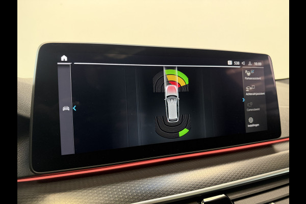 BMW 5 Serie Touring 530e xDrive Business Edition Plus M Sport ACC Co-Pilot Panoramadak