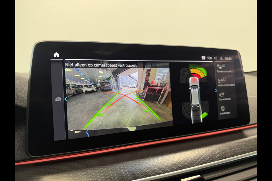 BMW 5 Serie Touring 530e xDrive Business Edition Plus M Sport ACC Co-Pilot Panoramadak