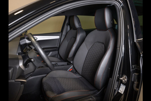 Seat Leon Sportstourer 1.5 TSI FR / 150pk / Stoel en stuur verwaming / Achteruitrij camera /