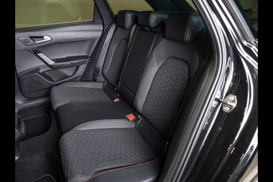 Seat Leon Sportstourer 1.5 TSI FR / 150pk / Stoel en stuur verwaming / Achteruitrij camera /