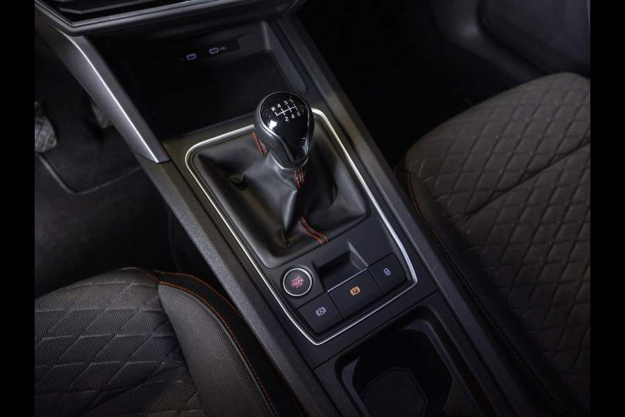 Seat Leon Sportstourer 1.5 TSI FR / 150pk / Stoel en stuur verwaming / Achteruitrij camera /
