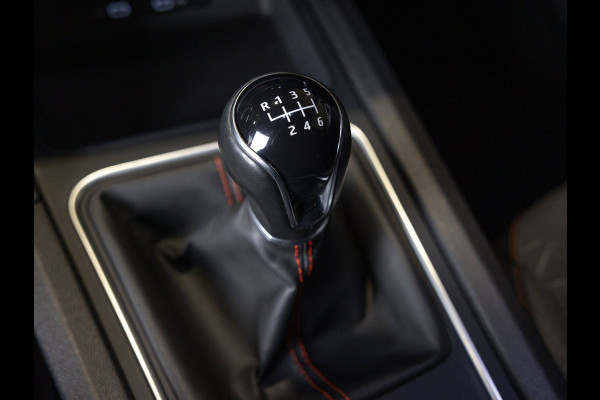 Seat Leon Sportstourer 1.5 TSI FR / 150pk / Stoel en stuur verwaming / Achteruitrij camera /