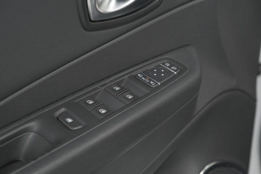 Renault Captur TCe 150 EDC Intens | Trekhaak | Camera | Dodehoekdetectie | Navigatie