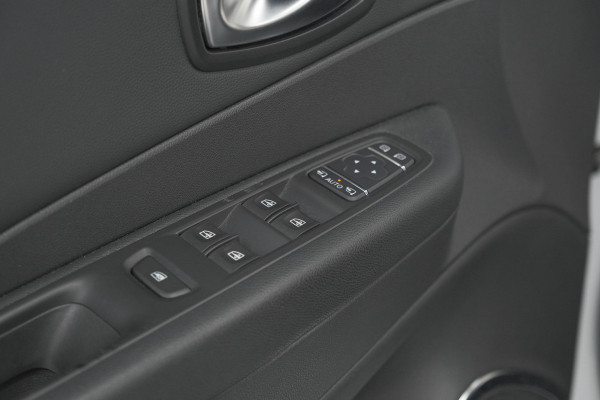 Renault Captur TCe 150 EDC Intens | Trekhaak | Camera | Dodehoekdetectie | Navigatie