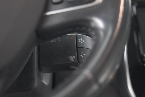 Renault Captur TCe 150 EDC Intens | Trekhaak | Camera | Dodehoekdetectie | Navigatie