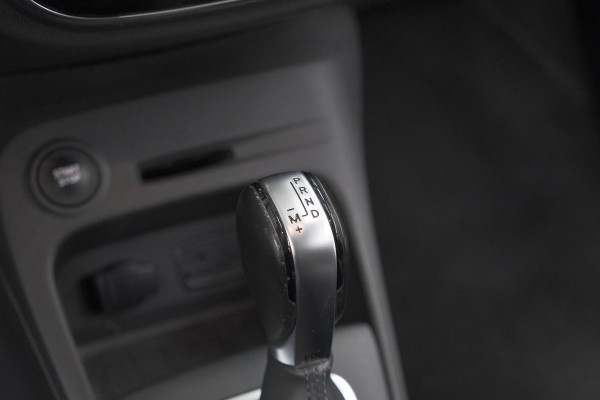 Renault Captur TCe 150 EDC Intens | Trekhaak | Camera | Dodehoekdetectie | Navigatie