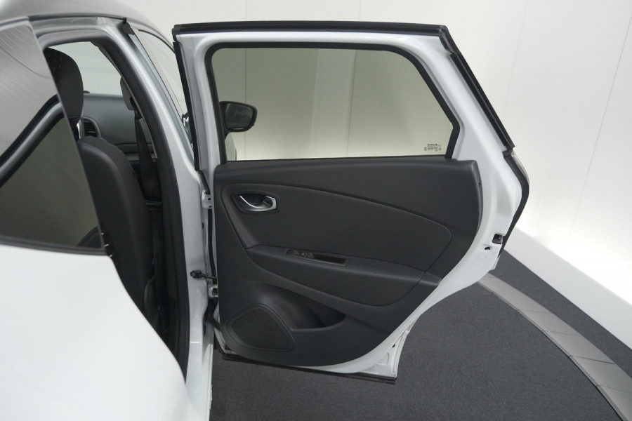 Renault Captur TCe 150 EDC Intens | Trekhaak | Camera | Dodehoekdetectie | Navigatie