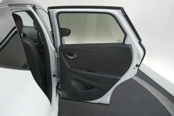 Renault Captur TCe 150 EDC Intens | Trekhaak | Camera | Dodehoekdetectie | Navigatie