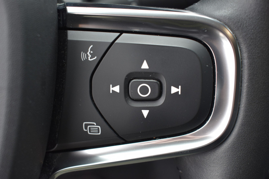 Volvo XC40 B4 211PK Business Pro | Trekhaak | ACC | Blis | Camera | 18"LMV