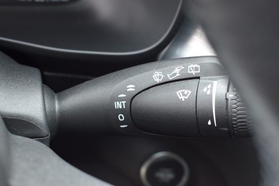 Volvo XC40 B4 211PK Business Pro | Trekhaak | ACC | Blis | Camera | 18"LMV