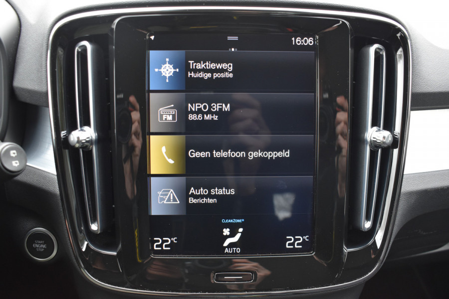 Volvo XC40 B4 211PK Business Pro | Trekhaak | ACC | Blis | Camera | 18"LMV