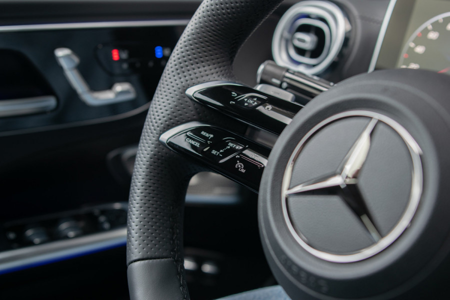 Mercedes-Benz C-Klasse 300 e AMG Magno|Nappa|Night|Rij-assistentie Plus|Keyless-Go|Stoelkoeling|Pano|360°|Burmester|19''