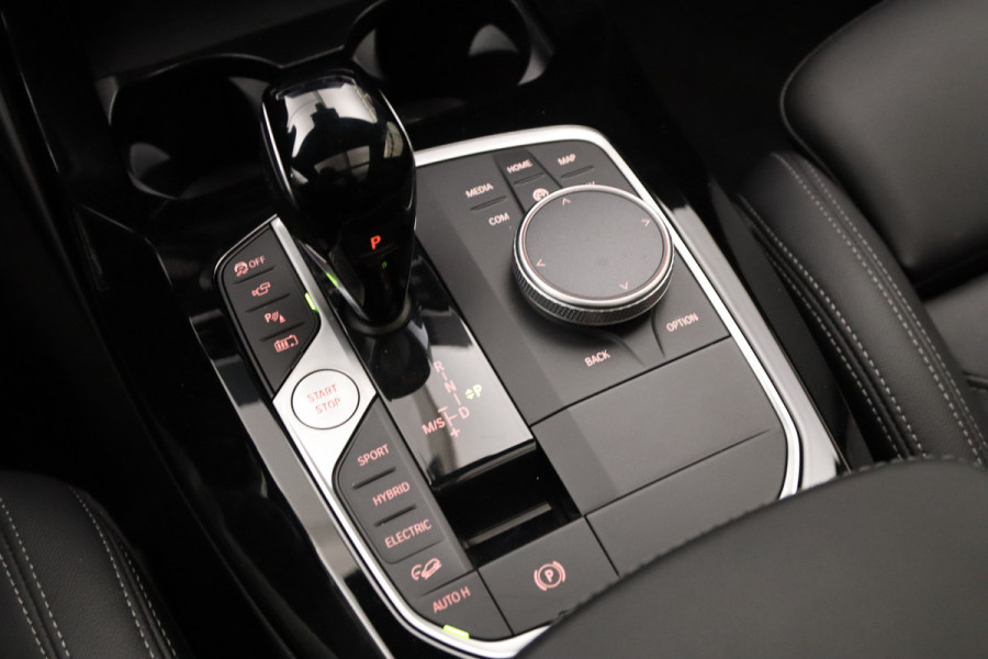 BMW X3 xDrive30e 293 High Executive PHEV, Panoramadak, 360 Camera, Leder, Memory