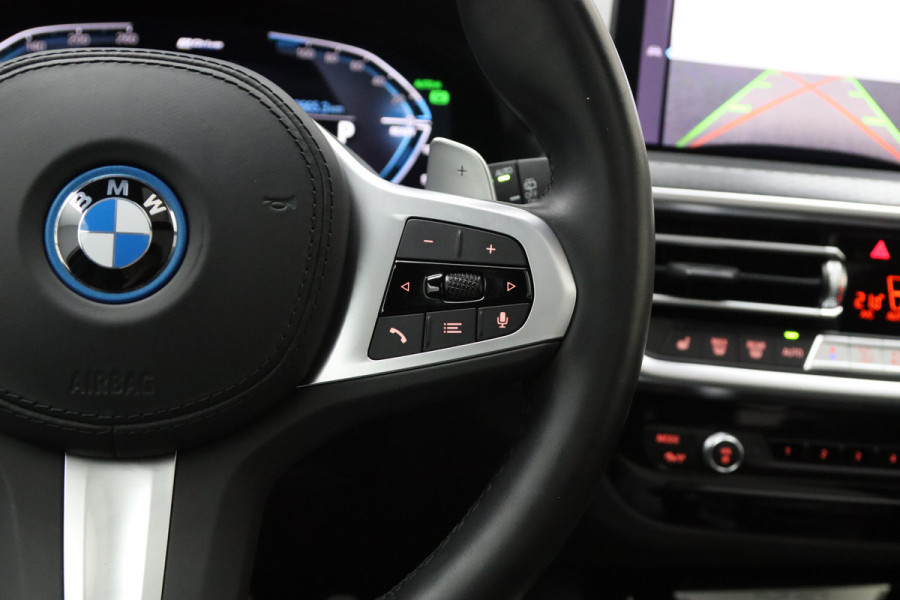 BMW X3 xDrive30e 293 High Executive PHEV, Panoramadak, 360 Camera, Leder, Memory