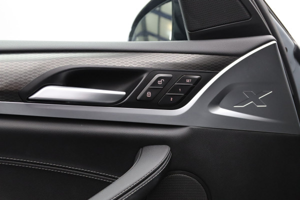 BMW X3 xDrive30e 293 High Executive PHEV, Panoramadak, 360 Camera, Leder, Memory