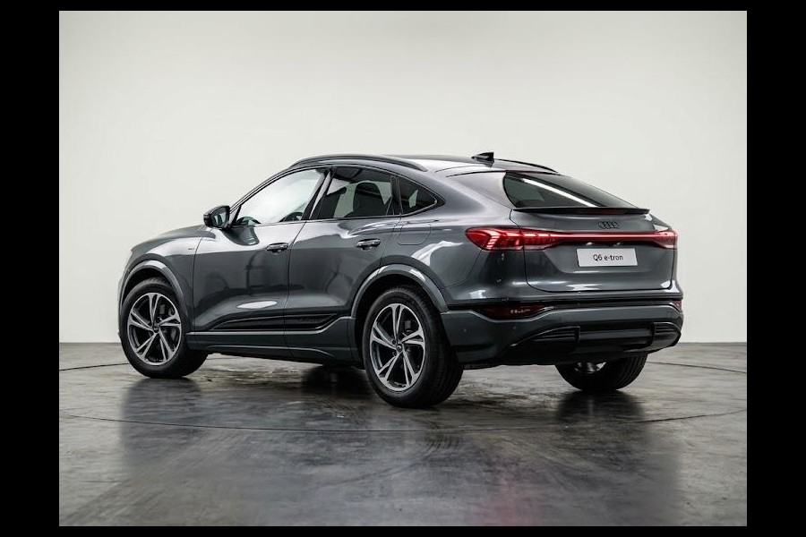 Audi Q6 Sportback e-tron S edition 83Kwh 252 pk | Adaptive air suspension | Glazen panoramadak | Stoelverwarming voorin en achterin | Stuurverwarming |