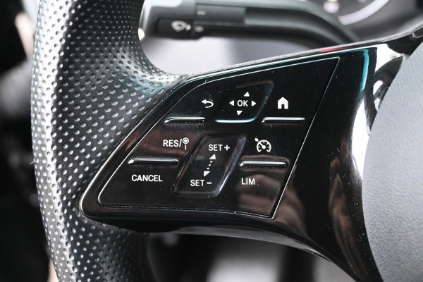 Mercedes-Benz Sprinter 317 CDI Pro DC Open laadbak L2 3500 kg Trekhaak, MBUX met camera, Etc.