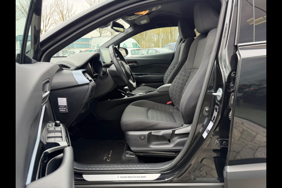 Toyota C-HR 2.0 Hybrid Business Plus, CarPlay, KeyLess, LED