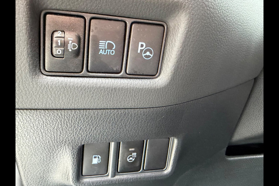 Toyota C-HR 2.0 Hybrid Business Plus, CarPlay, KeyLess, LED