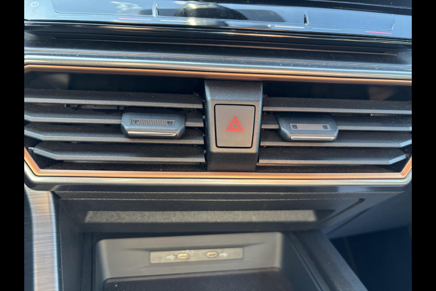 CUPRA Leon Sportstourer 1.4 e-Hybrid VZ Business 245pk | PHEV | Stoelverwarming | Camera | Adaptive cruise control