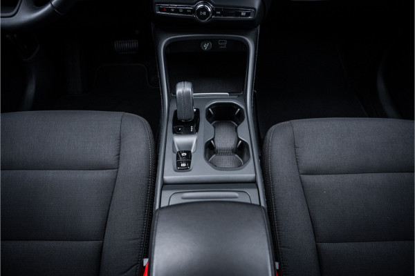 Volvo XC40 T3 Momentum Pro Automaat ** Winter-line ** Carplay **