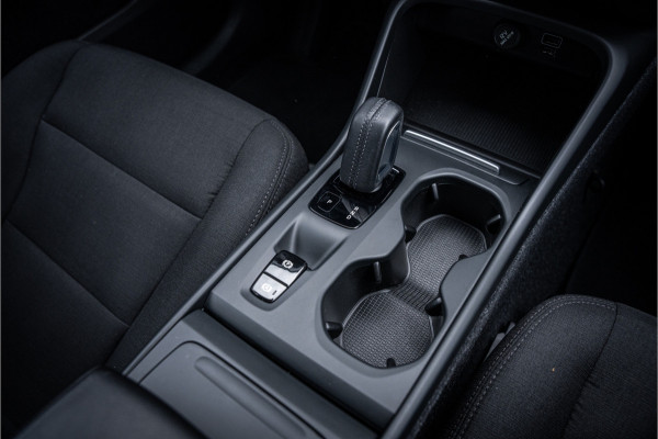 Volvo XC40 T3 Momentum Pro Automaat ** Winter-line ** Carplay **