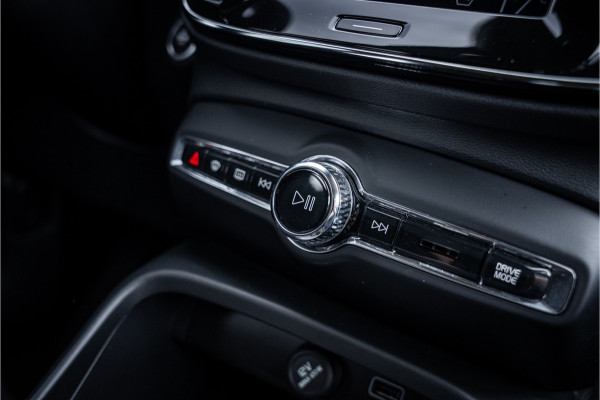 Volvo XC40 T3 Momentum Pro Automaat ** Winter-line ** Carplay **