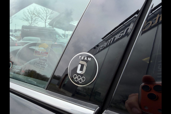 Toyota C-HR 2.0 Hybrid Business Plus, CarPlay, KeyLess, LED