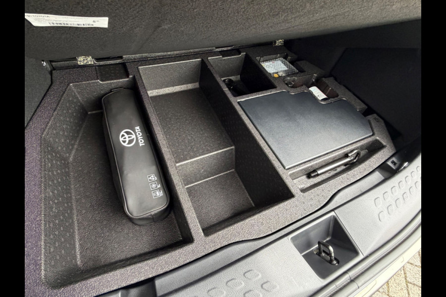 Toyota C-HR 2.0 Hybrid Business Plus, CarPlay, KeyLess, LED