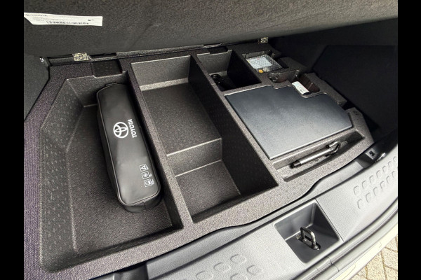 Toyota C-HR 2.0 Hybrid Business Plus, CarPlay, KeyLess, LED