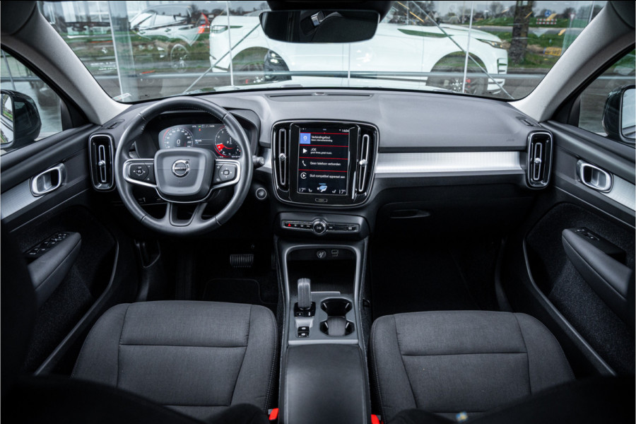 Volvo XC40 T3 Momentum Pro Automaat ** Winter-line ** Carplay **