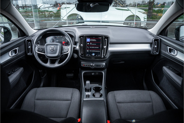 Volvo XC40 T3 Momentum Pro Automaat ** Winter-line ** Carplay **