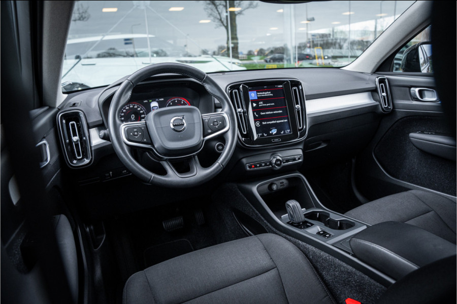Volvo XC40 T3 Momentum Pro Automaat ** Winter-line ** Carplay **
