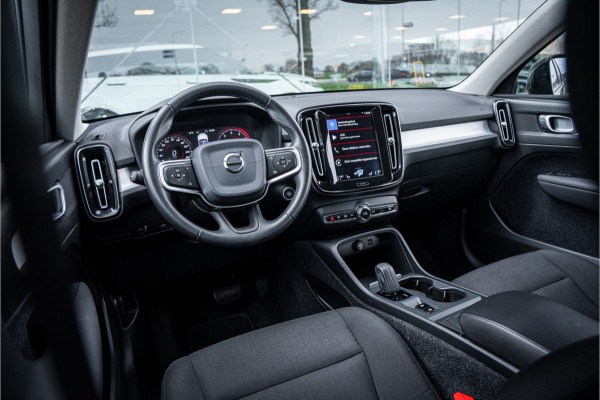 Volvo XC40 T3 Momentum Pro Automaat ** Winter-line ** Carplay **