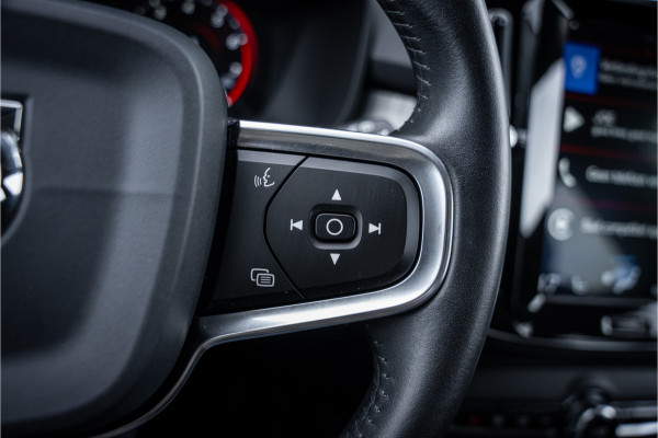 Volvo XC40 T3 Momentum Pro Automaat ** Winter-line ** Carplay **