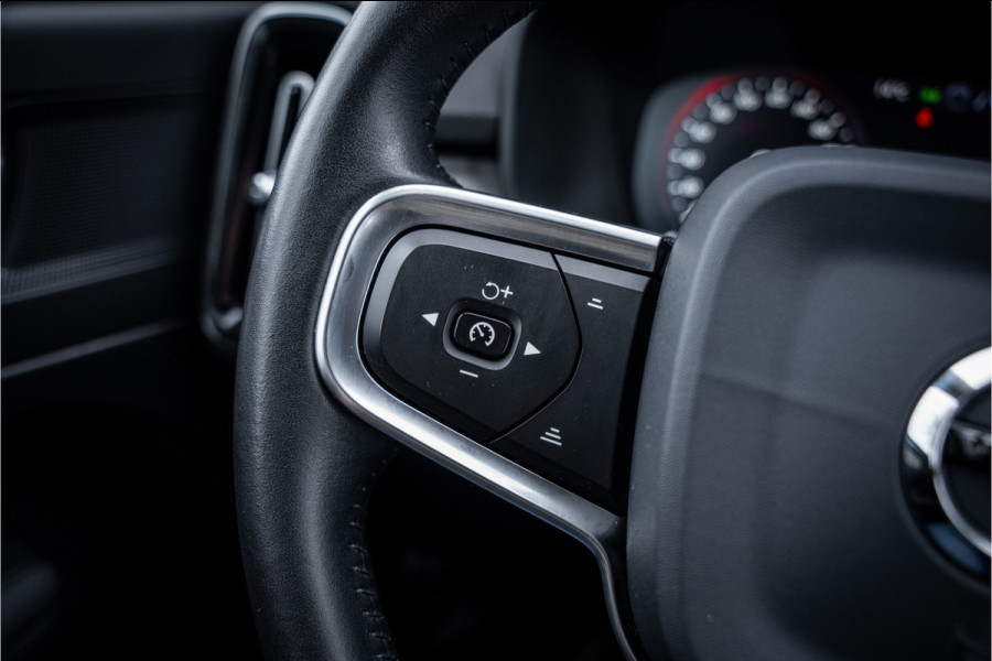 Volvo XC40 T3 Momentum Pro Automaat ** Winter-line ** Carplay **